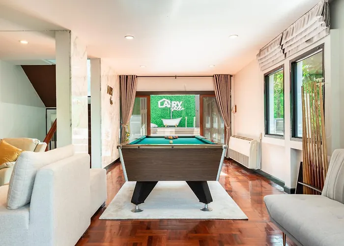 Cozy Garden Pool Sukhumvit Villa Bangkok
