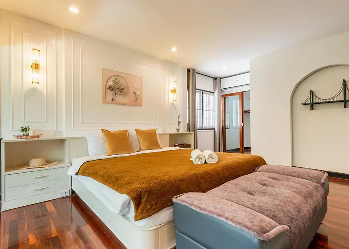 Cozy Garden Pool Sukhumvit Villa Bangkok