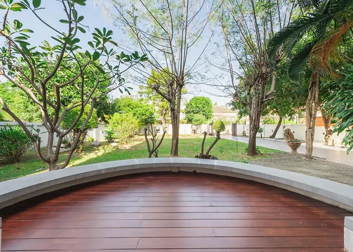 ヴィラ Cozy Garden Pool Sukhumvit *