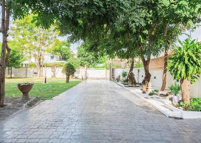 Villa Cozy Garden Pool Sukhumvit